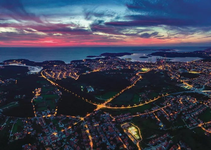 Lovely Apartment In Pula With Wifi Apartment *