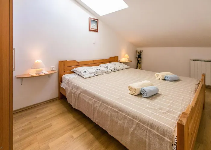 Lovely Apartment In Pula With Wifi Apartment *