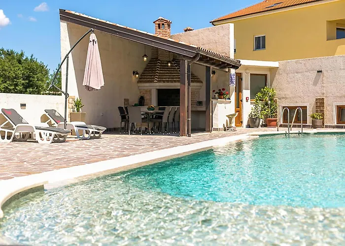 Διαμέρισμα Lovely In With Wifi