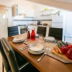 Apartment Lovely In With Wifi *