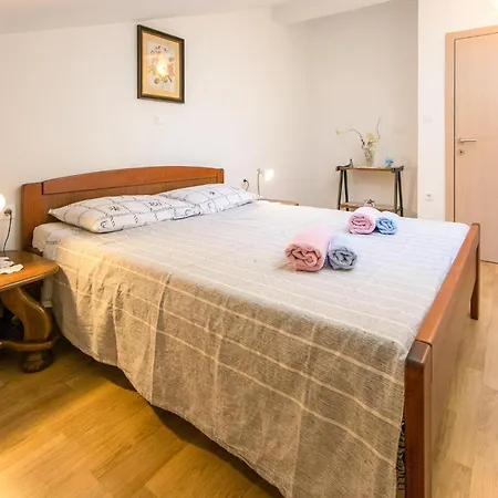 Cozy Apartment In Pula With Wifi * 普拉